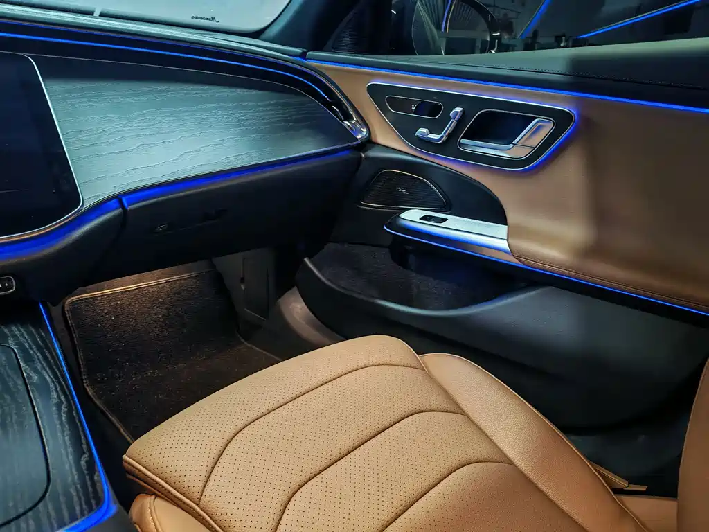 Mercedes-Benz E-Class — миниатюра 10