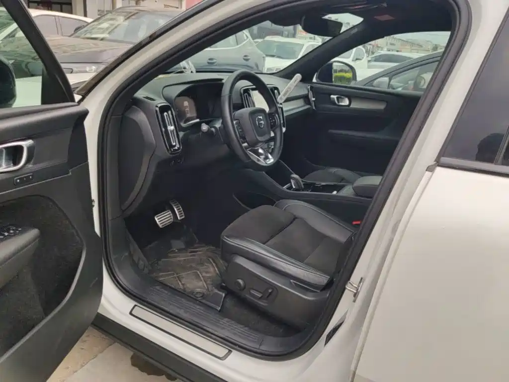 Volvo XC40 NEV — миниатюра 16