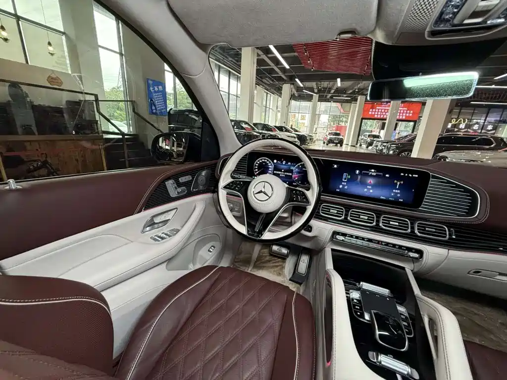 Mercedes-Benz GLS — миниатюра 10