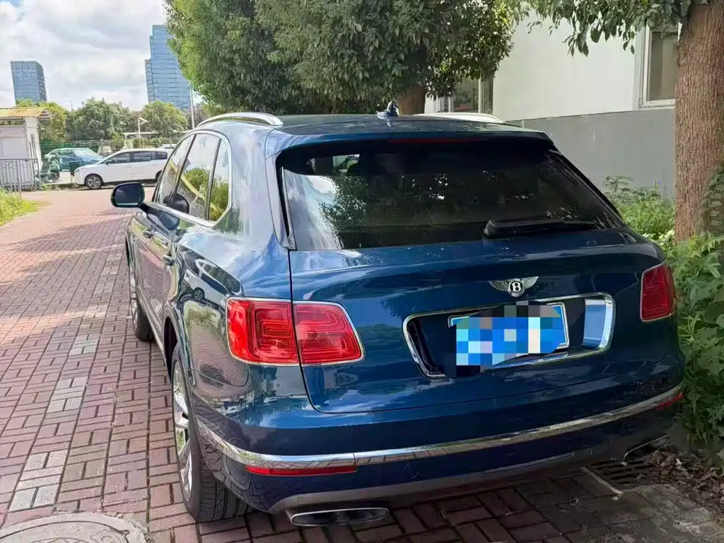Bentley Bentayga — миниатюра 4