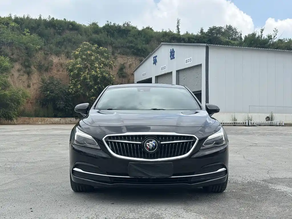 Buick LaCrosse — миниатюра 2