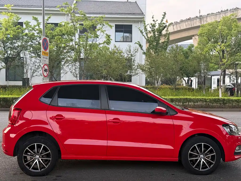 Volkswagen Polo 2016 1.6L AT Comfort