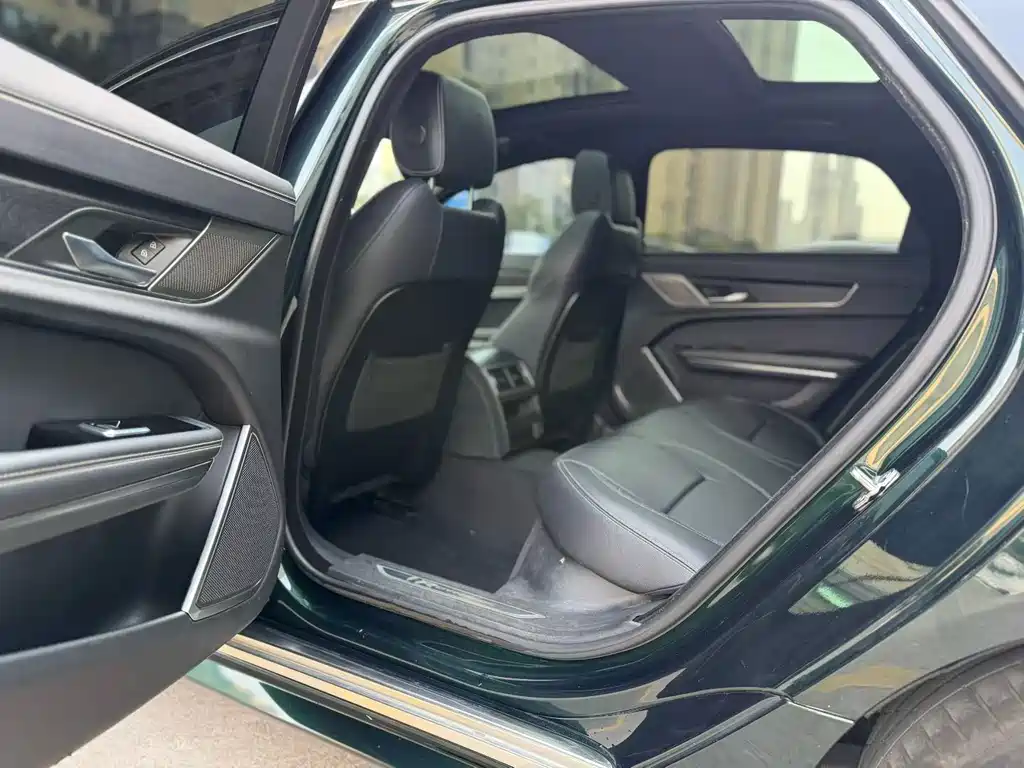 Jaguar XFL — миниатюра 6