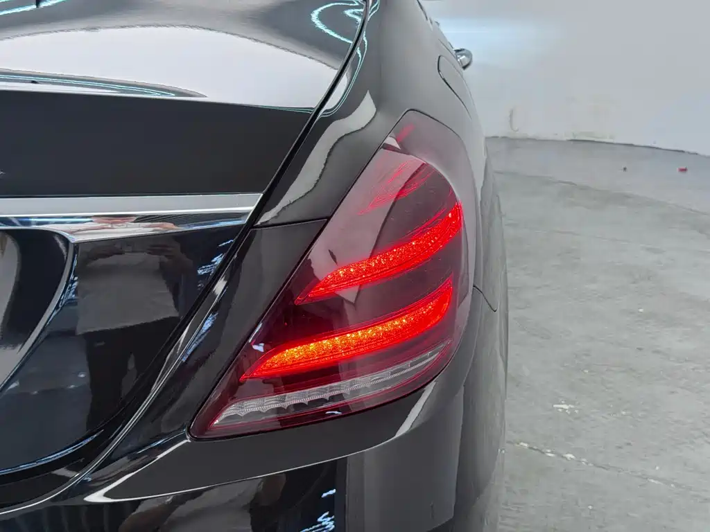 Mercedes-Benz S-Class — миниатюра 20