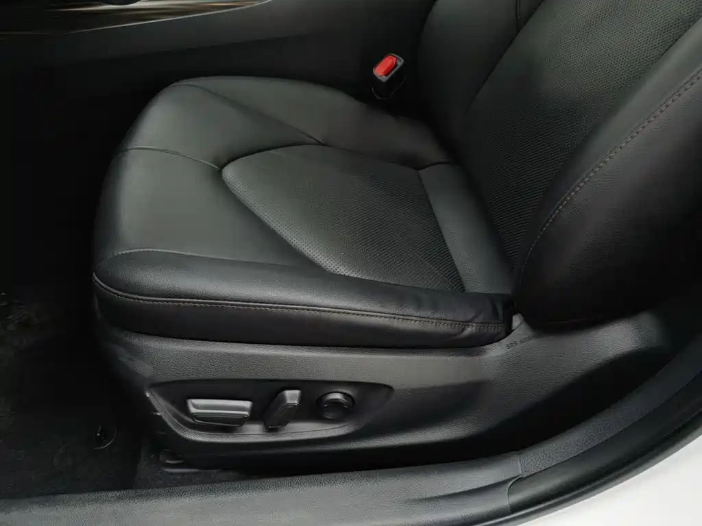Toyota Camry — миниатюра 20