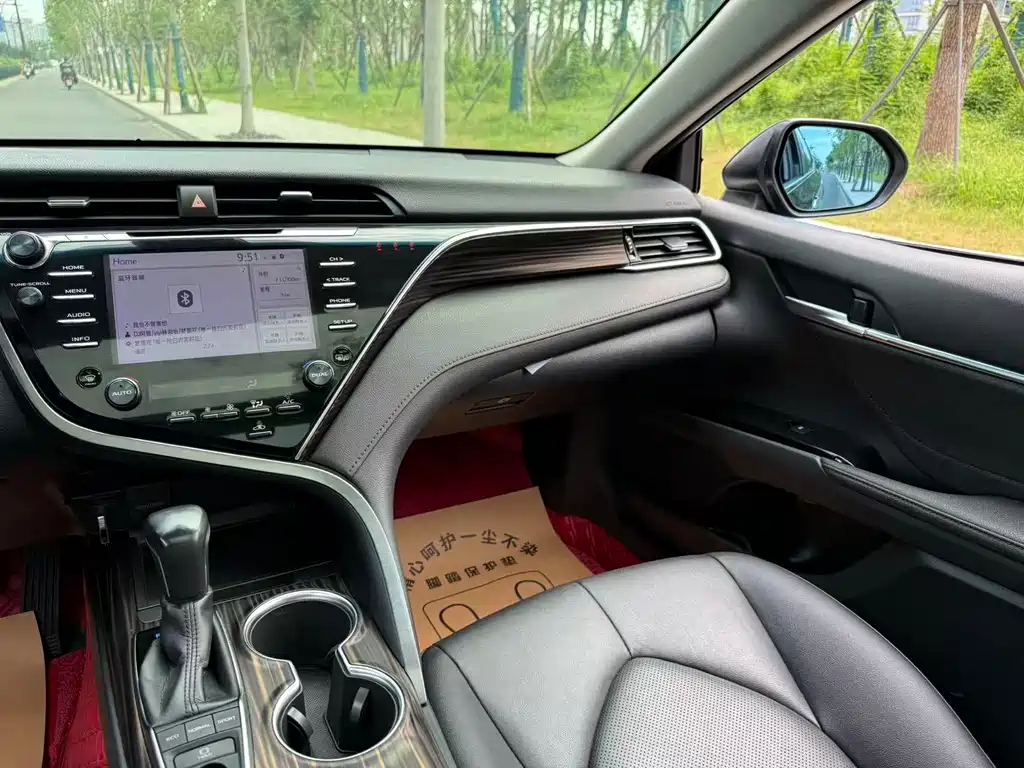 Toyota Camry — миниатюра 13