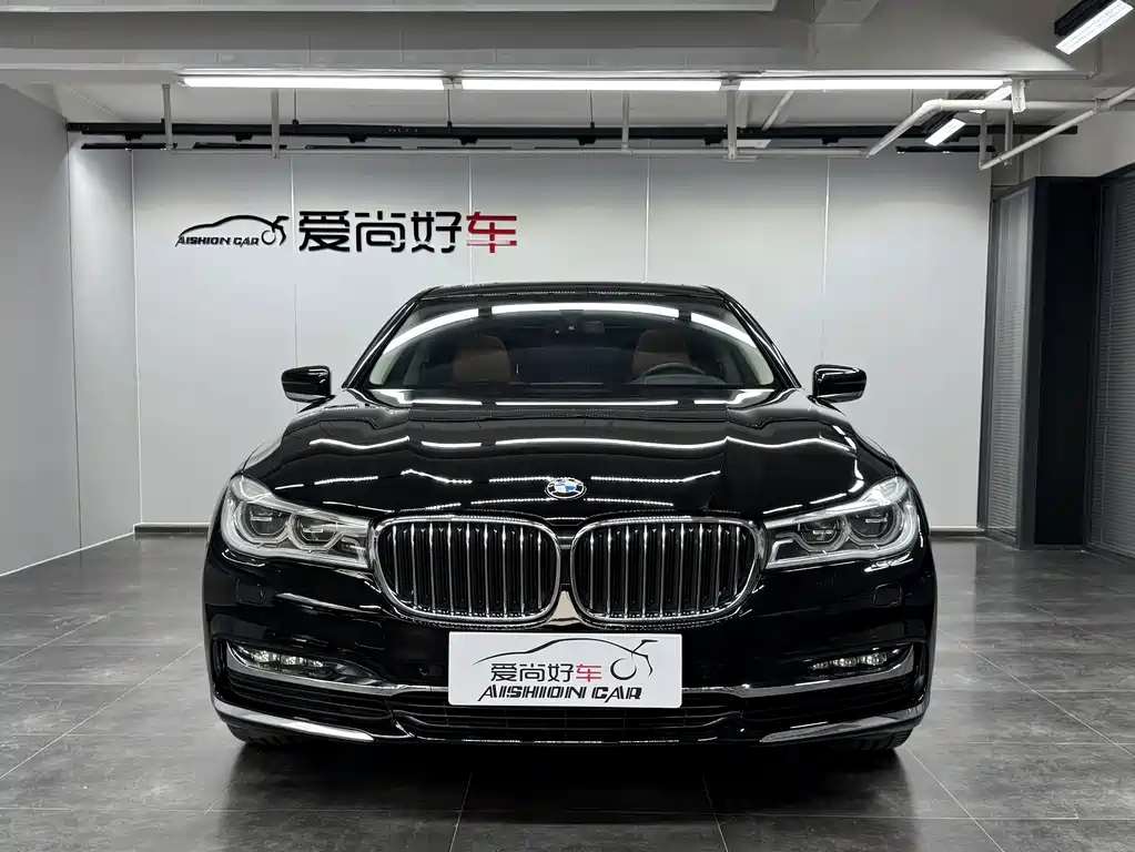 BMW 7 Series — миниатюра 2
