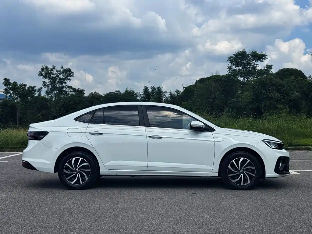Volkswagen Lavida — миниатюра 4