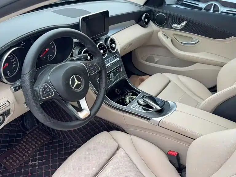 Mercedes-Benz C-Class — миниатюра 4