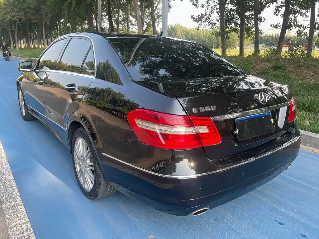 Mercedes-Benz E-Class (Import) — миниатюра 6