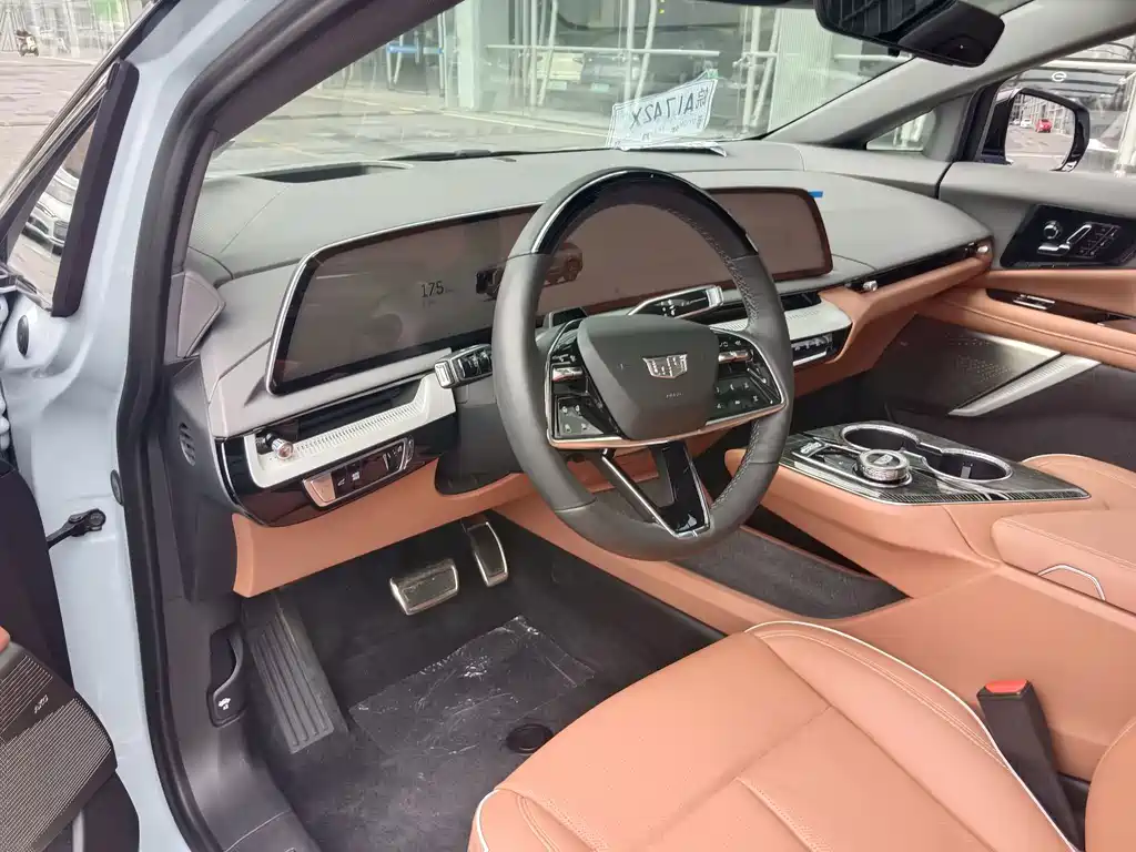 Cadillac IQ — миниатюра 12