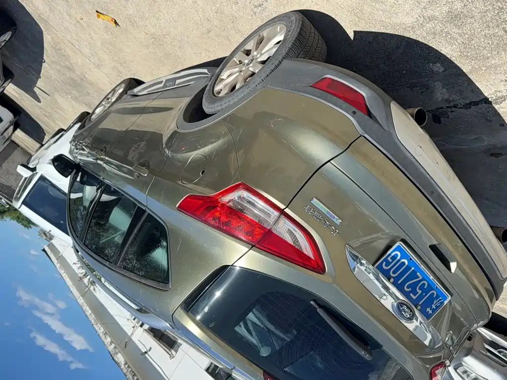 Ford Kuga — миниатюра 24