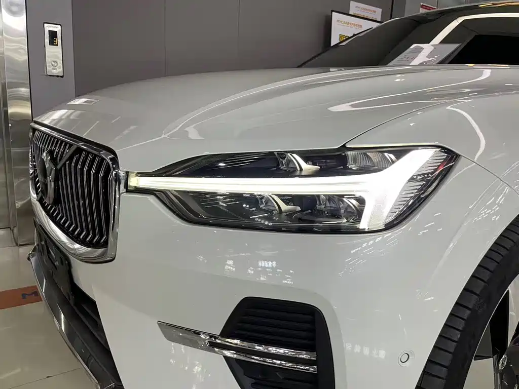 VOLVO XC60 PLUG IN HYBRID