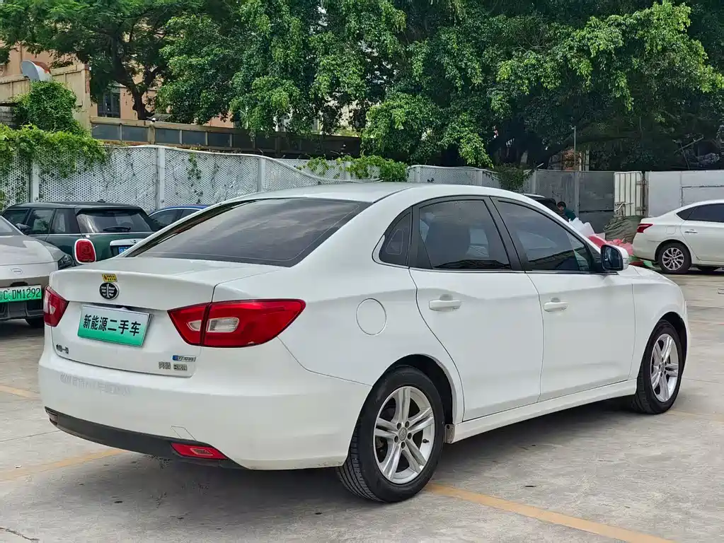 Bestune B30EV — миниатюра 9