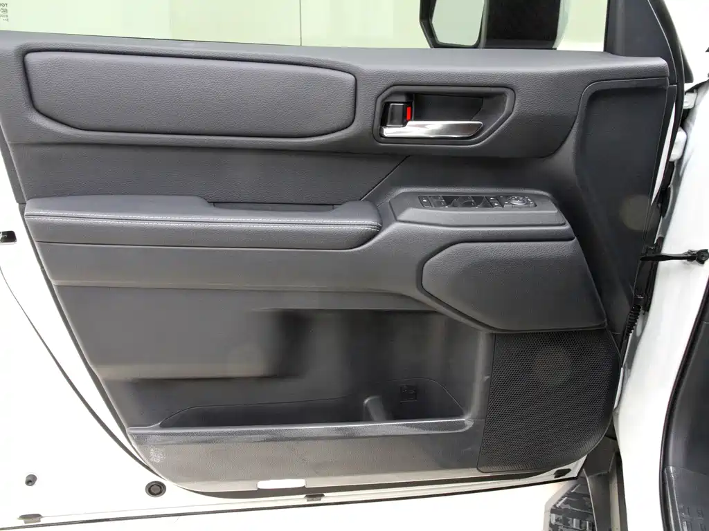 Toyota Prado — миниатюра 14