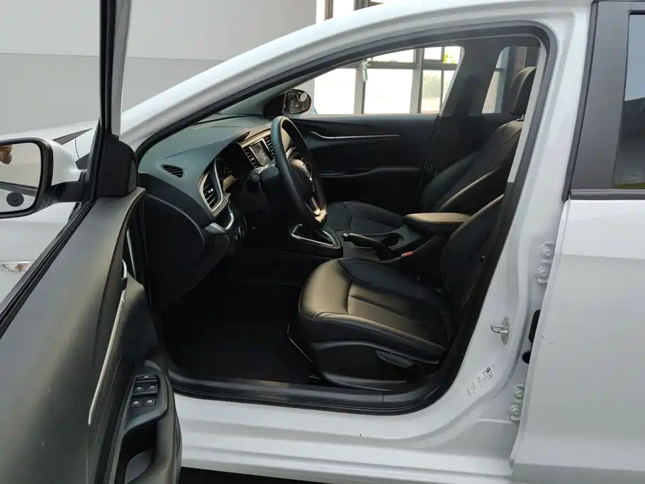 Buick Excelle — миниатюра 9