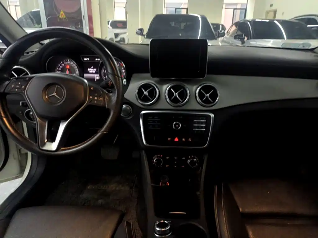 Mercedes-Benz GLA — миниатюра 11