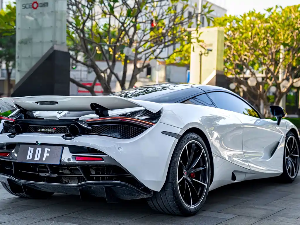 MCLAREN 720S