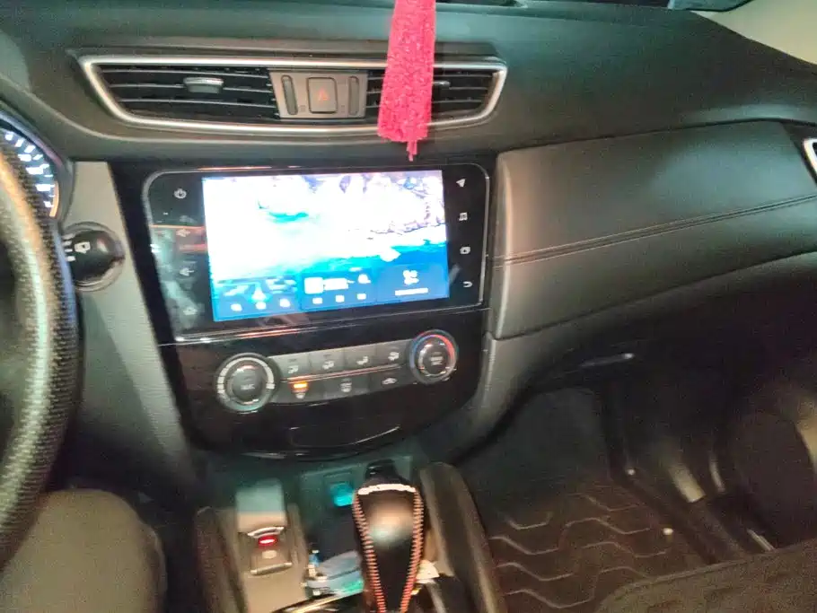 Nissan Qashqai — миниатюра 13