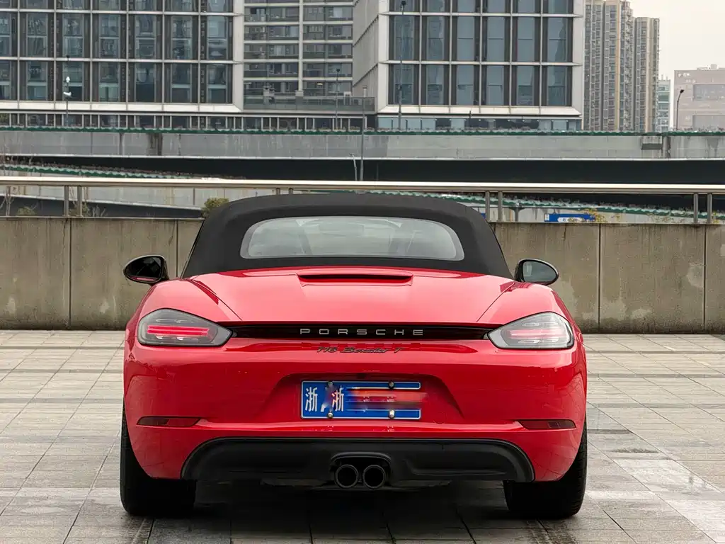PORSCHE 718