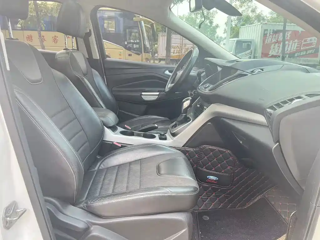 Ford Kuga — миниатюра 16