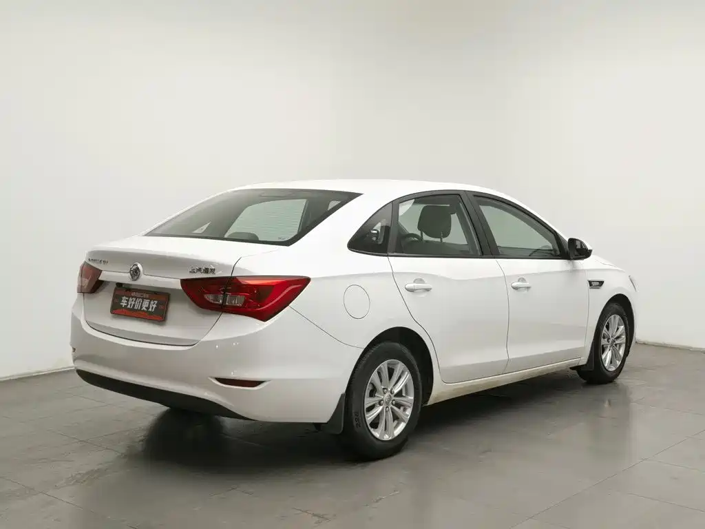 Buick Excelle — миниатюра 2