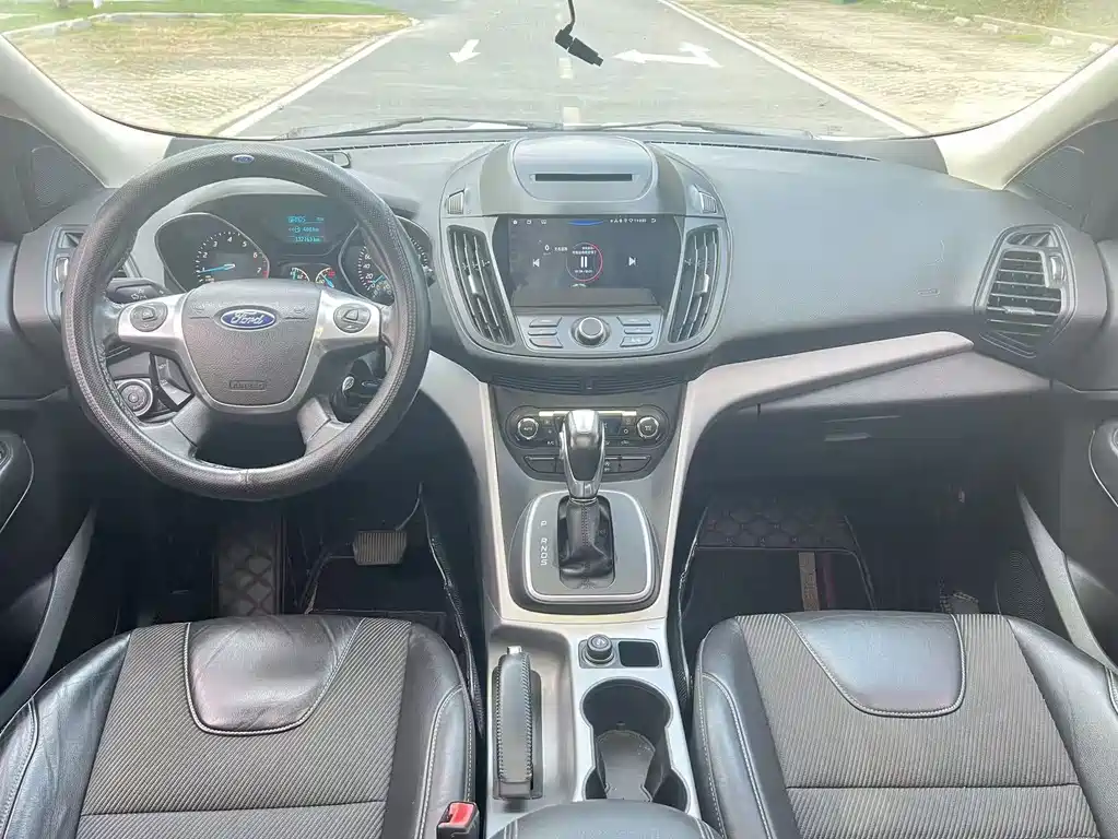 Ford Kuga — миниатюра 9