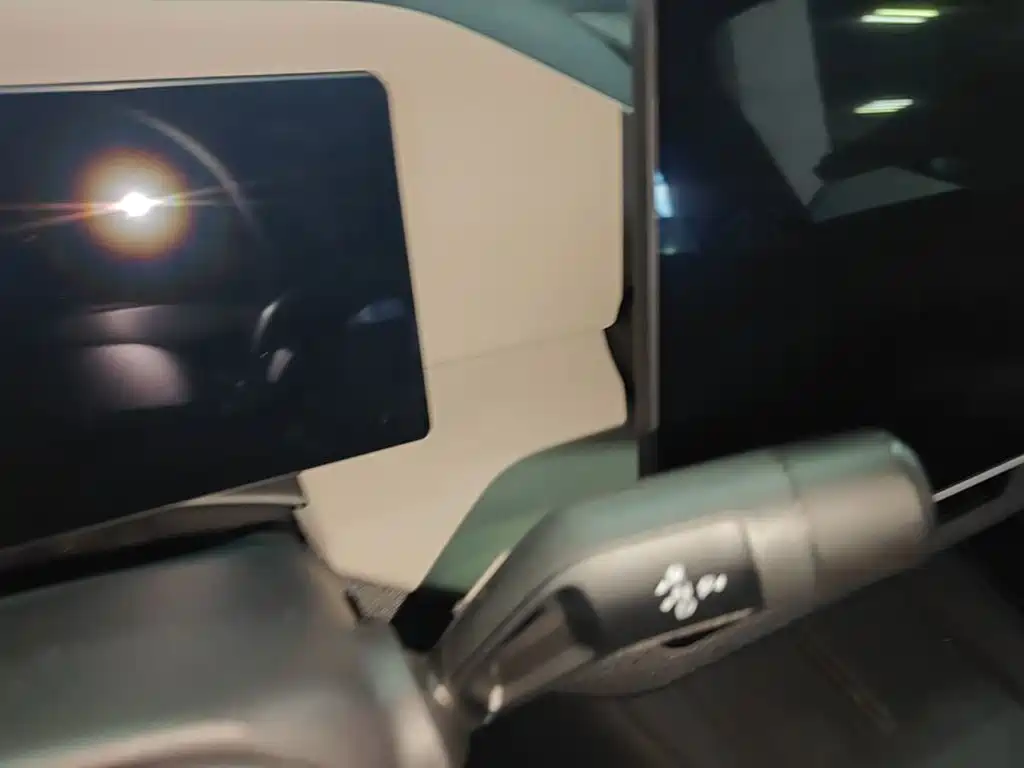 Volvo XC70 PHEV — миниатюра 14
