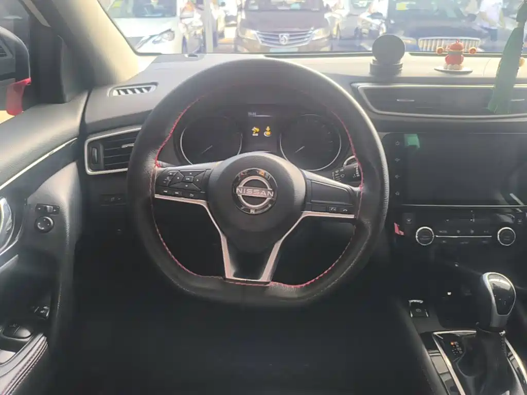 Nissan Qashqai — миниатюра 11