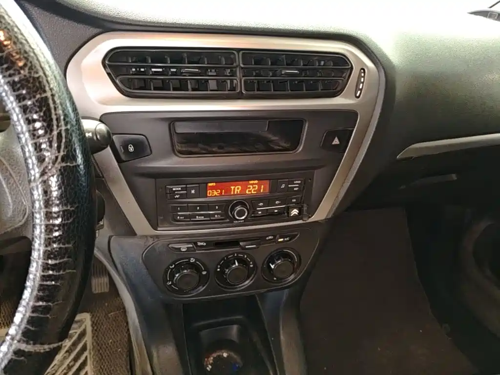 Peugeot 301 — миниатюра 13