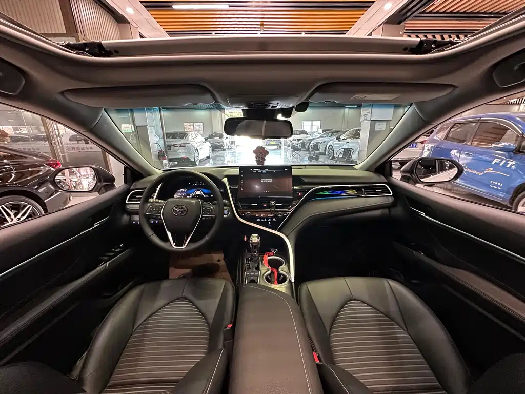 Toyota Camry 2023 2.5S