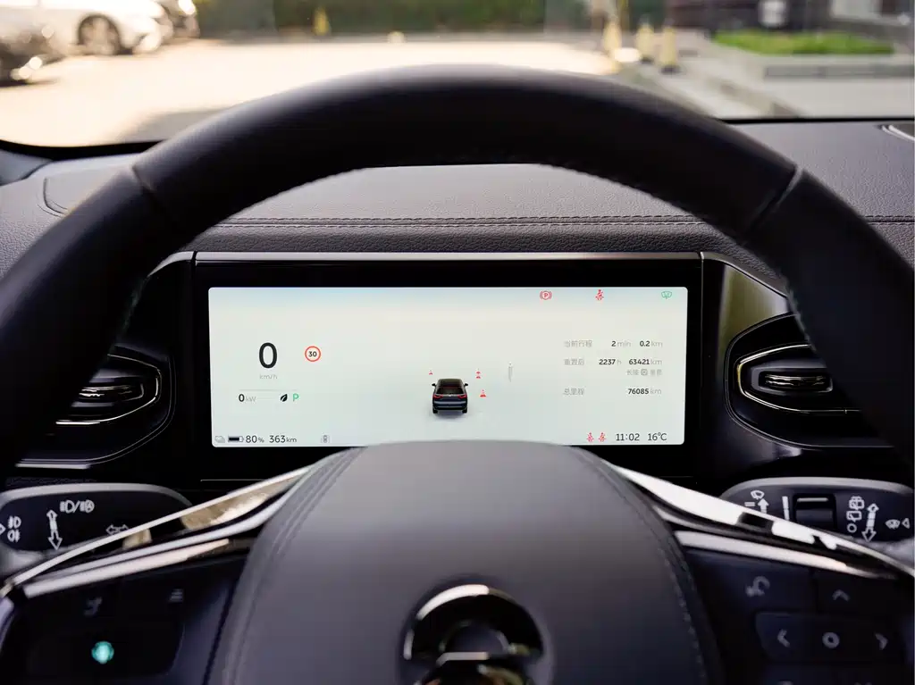 NIO ES8 2020 415KM мест