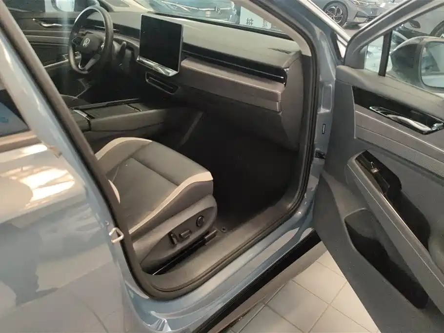 VOLKSWAGEN ID.7 VIZZION