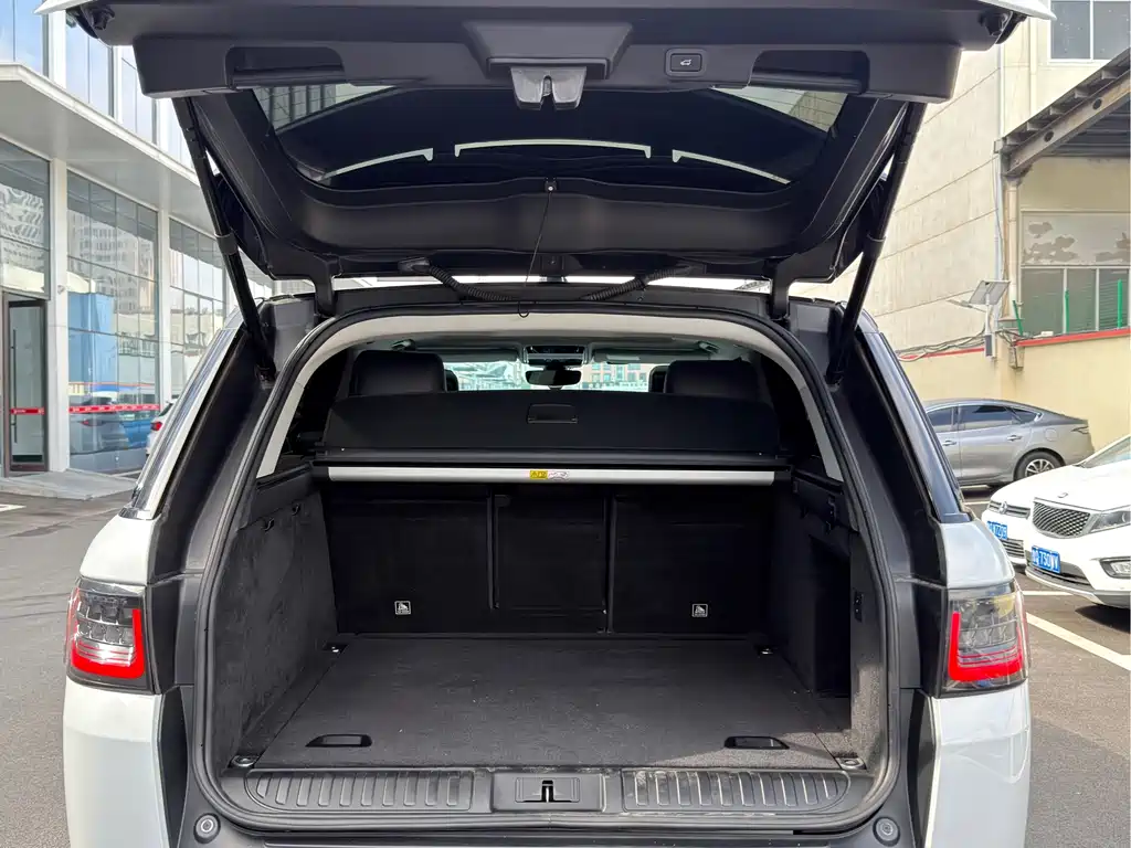 Land Rover Sport — миниатюра 12