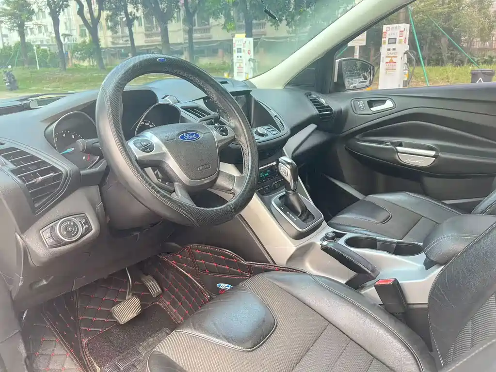 Ford Kuga — миниатюра 7