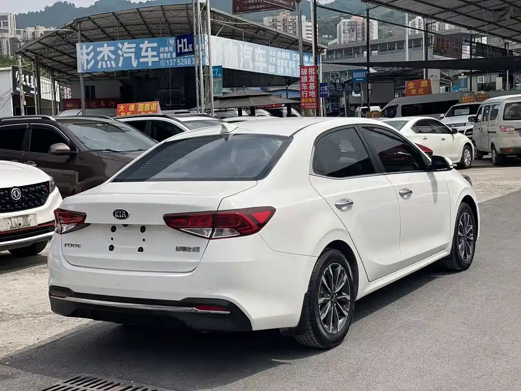Kia Forte — миниатюра 5