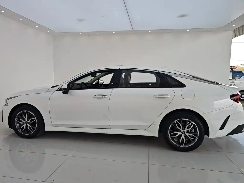 Kia K5 — миниатюра 30