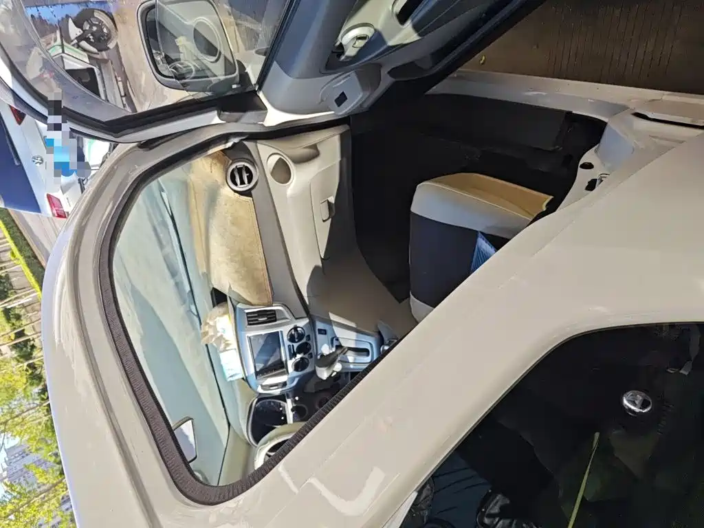 Nissan NV200 — миниатюра 19