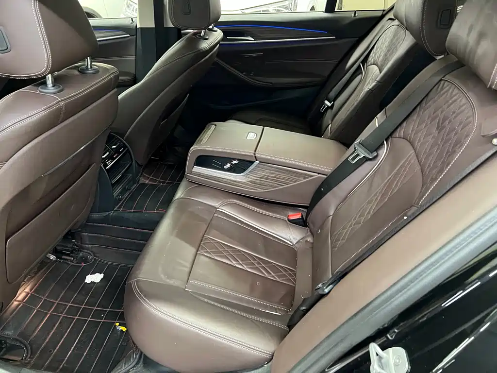 BMW 5 Series New Energy — миниатюра 24