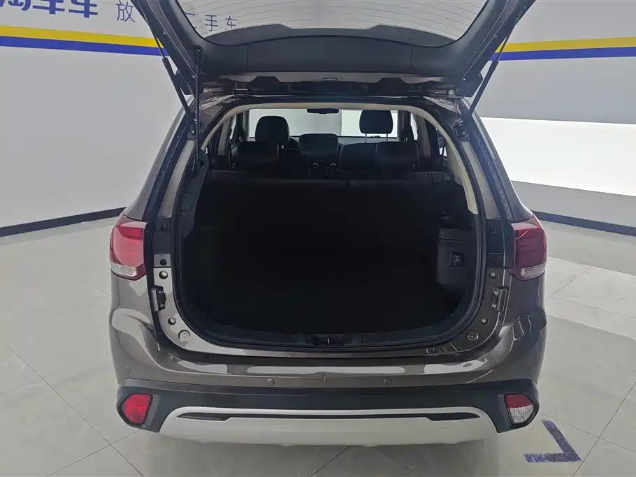 Mitsubishi Outlander 2019 2.4L 5 мест VI