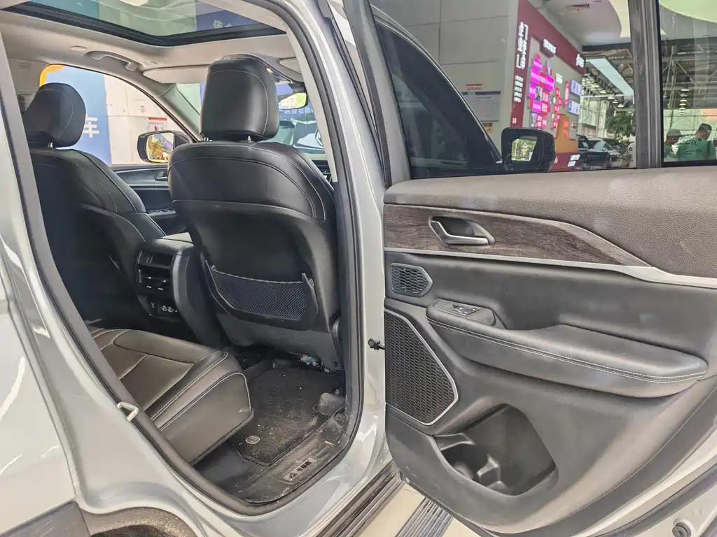 Jeep Grand Cherokee 4xe (Import) — миниатюра 17