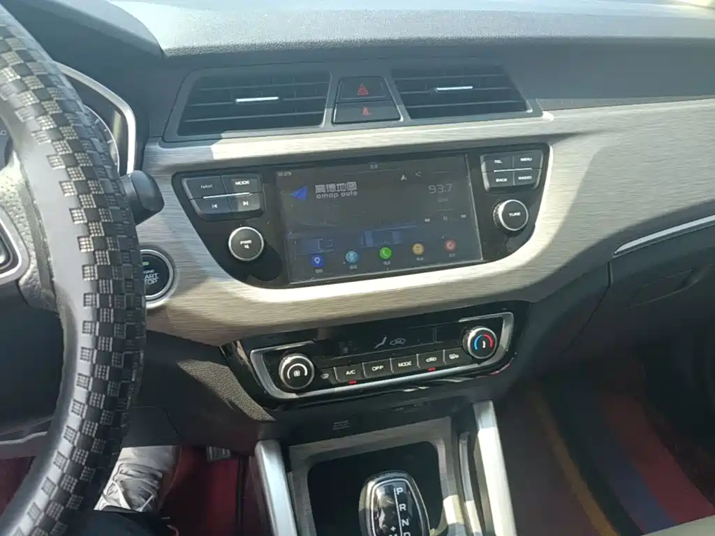 Geely Vision X3 — миниатюра 13