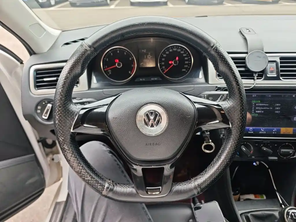 Volkswagen Santana — миниатюра 11