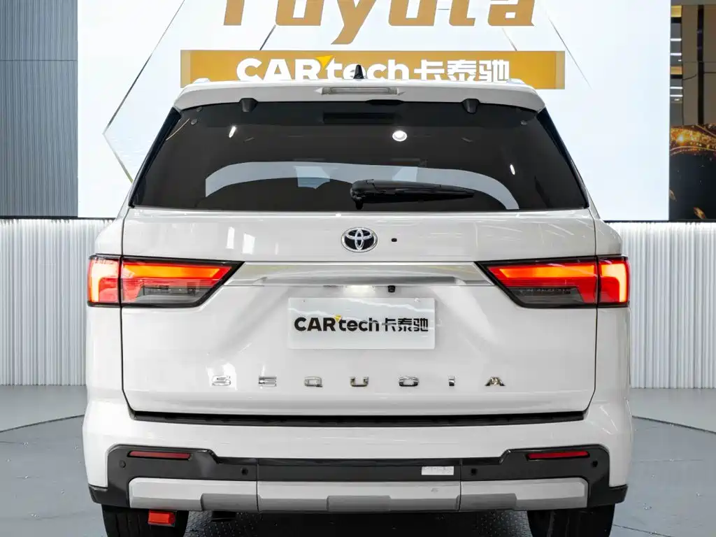 Toyota Sequoia — миниатюра 5