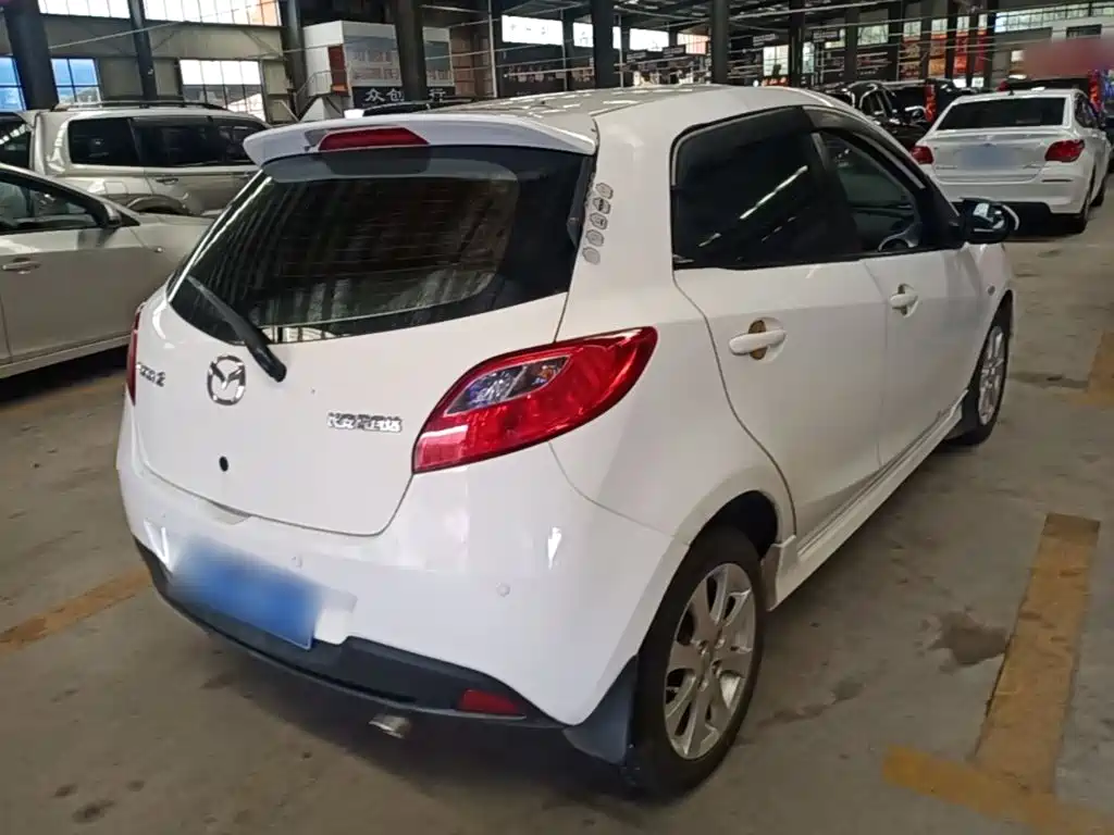 Mazda 2 — миниатюра 7