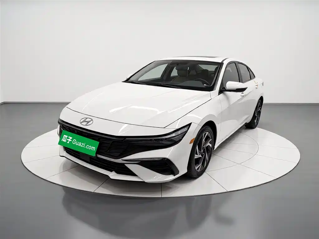 Hyundai Elantra 2024