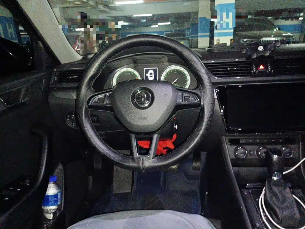 Skoda Superb — миниатюра 11