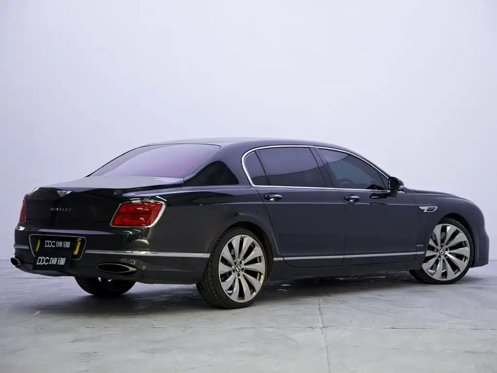 Bentley Flying Spur — миниатюра 7