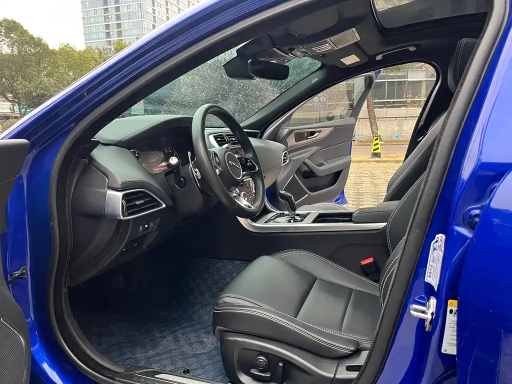 Jaguar XEL — миниатюра 4