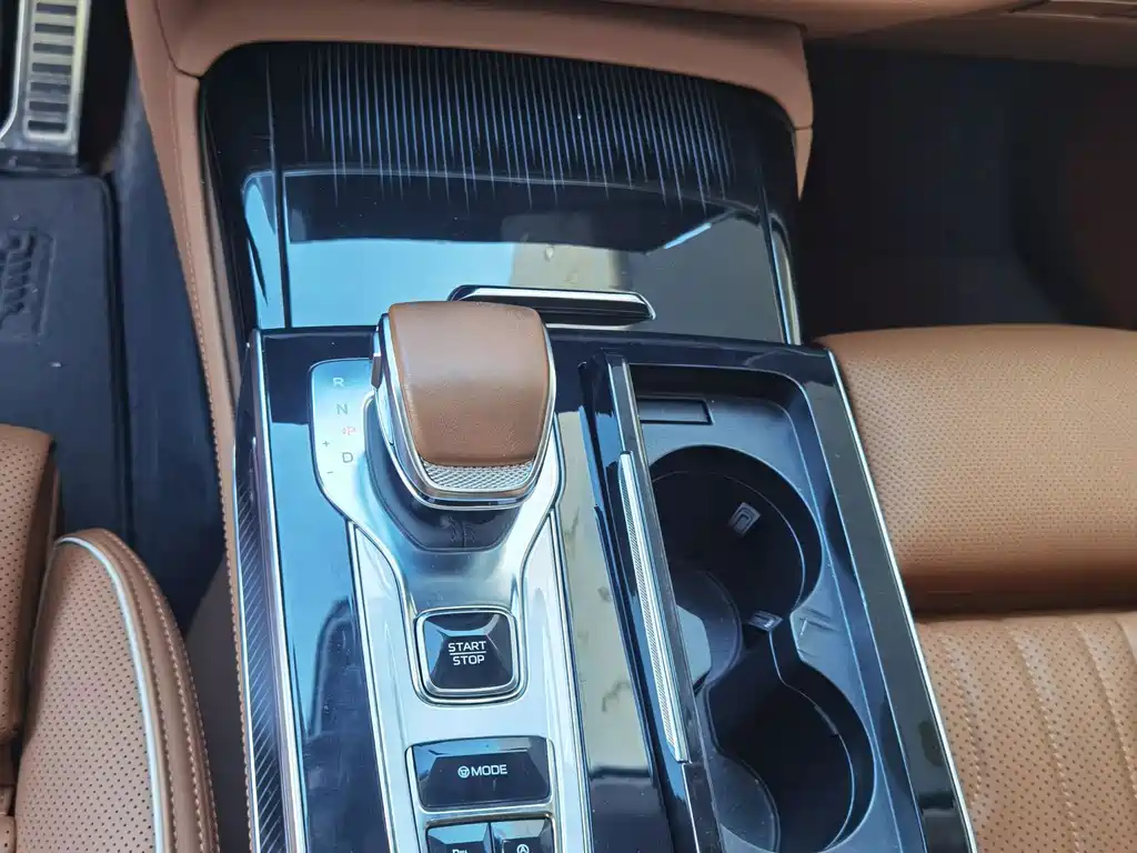 Hongqi Hongqi H9 — миниатюра 6